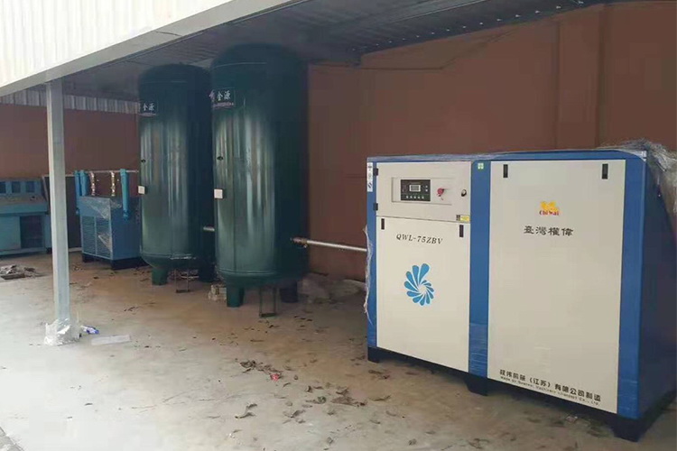 永瑩噴砂用螺桿空壓機(jī) 永瑩噴砂用螺桿空壓機(jī)